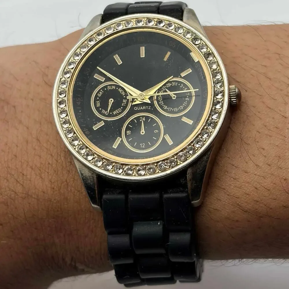 Black & Gold Retro Men’s Watch